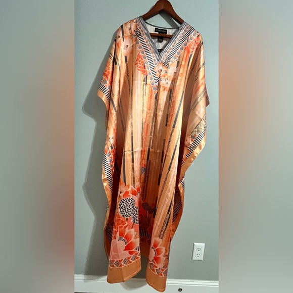 up2date fashion Other - Up2date fashion caftan